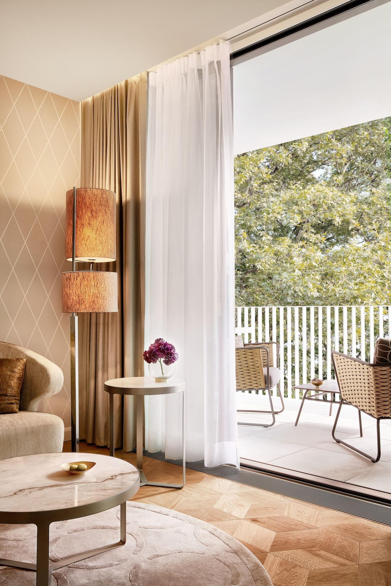 The Fontenay Гамбург Экстерьер фото A guest room at The Park, Hyderabad