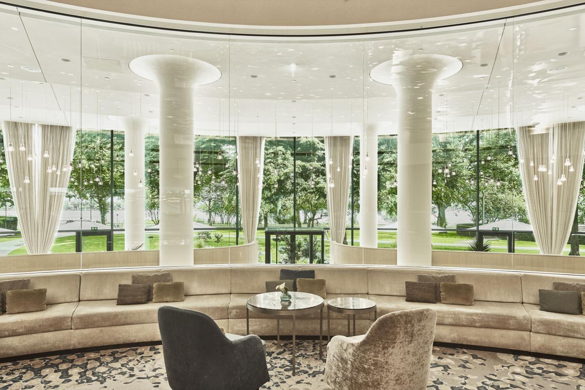 The Fontenay Гамбург Экстерьер фото The lobby