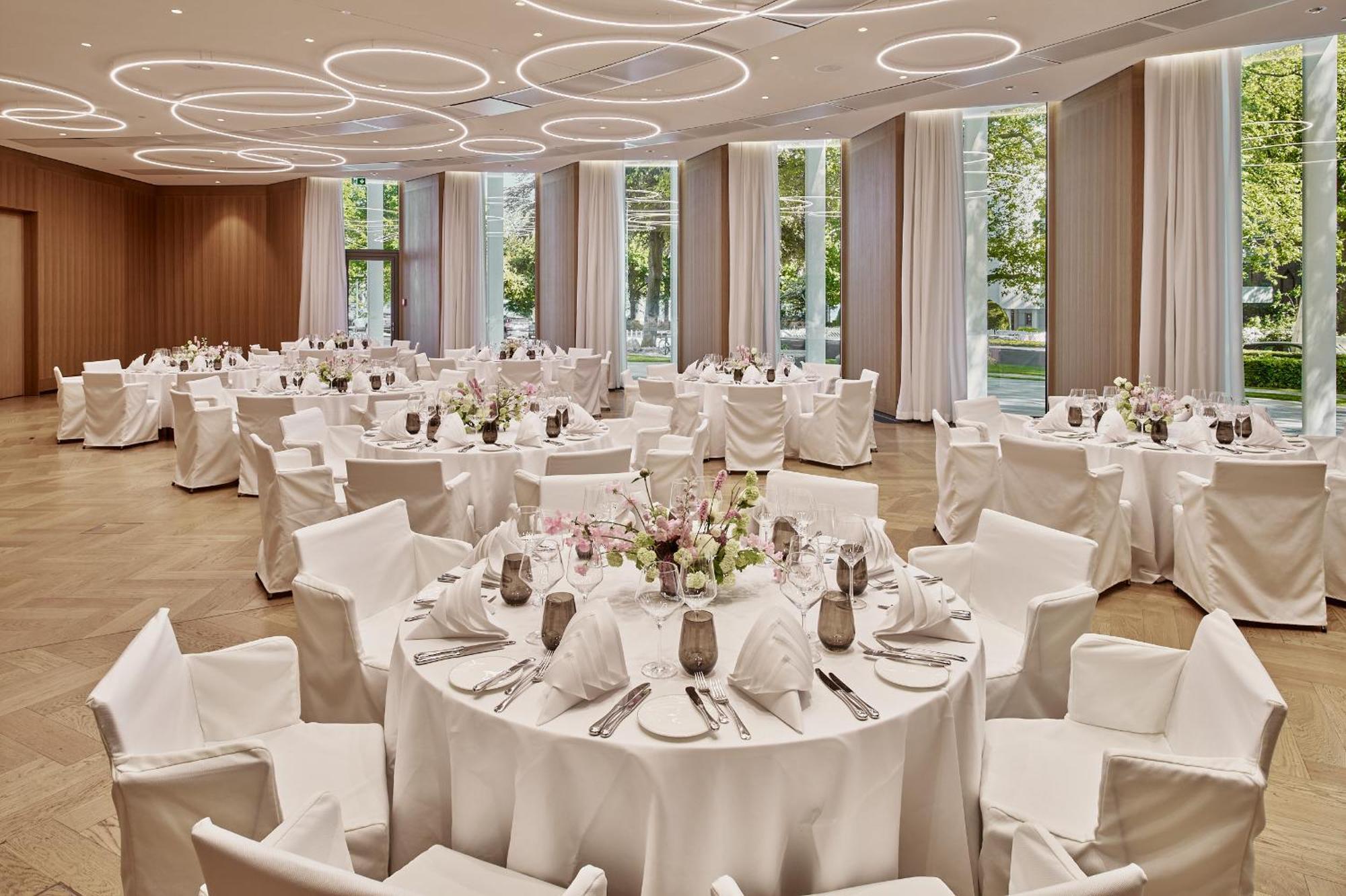 The Fontenay Гамбург Экстерьер фото The ballroom