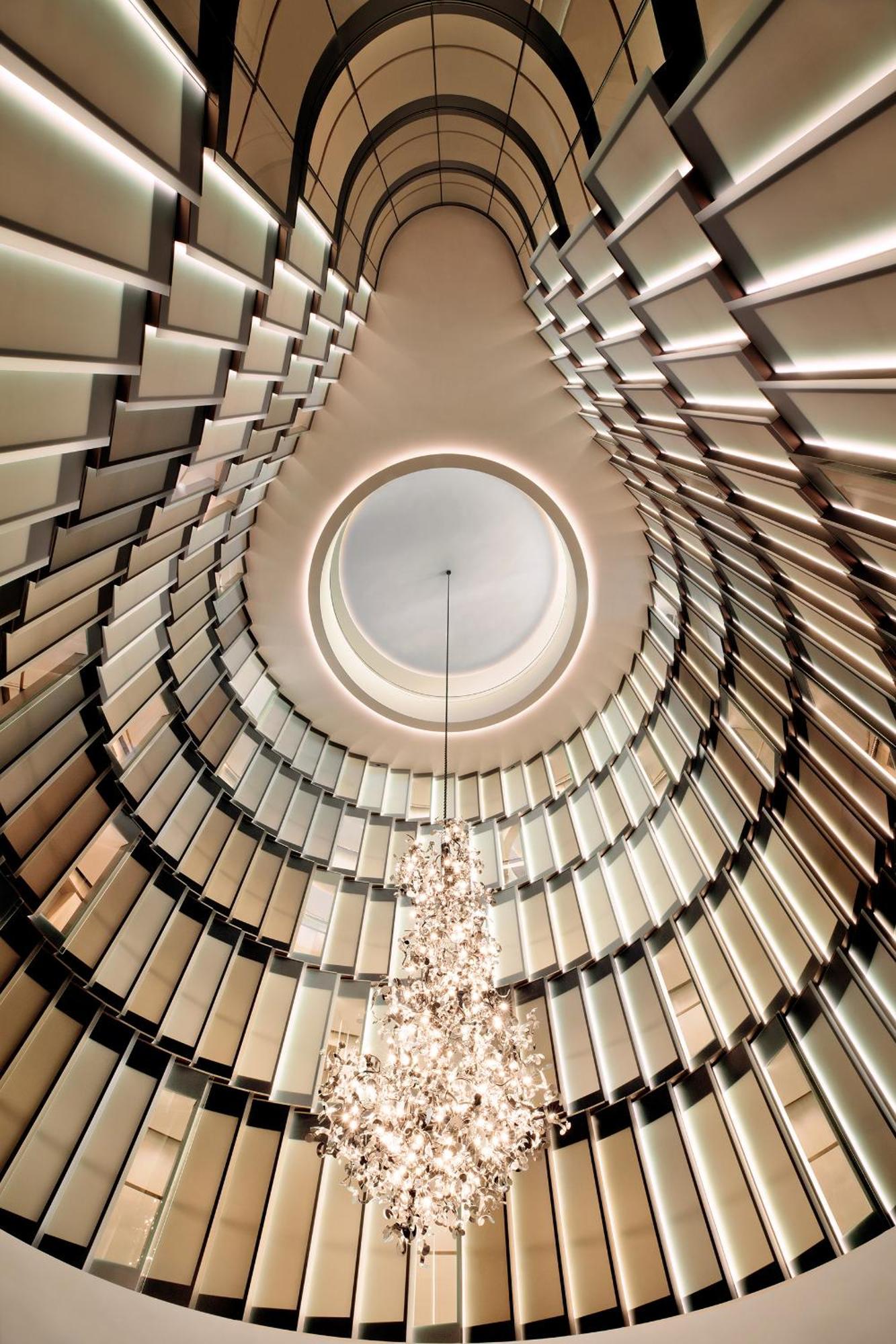 The Fontenay Гамбург Экстерьер фото The spiral staircase